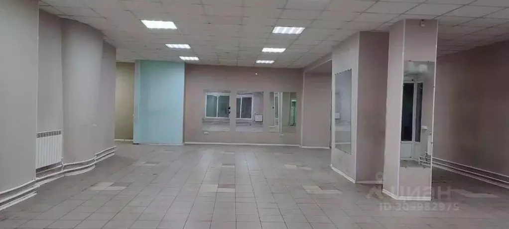 Помещение свободного назначения в Татарстан, Набережные Челны просп. ... - Фото 1