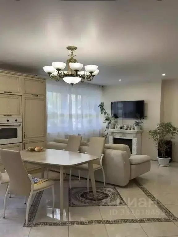 4-к кв. Новосибирская область, Новосибирск ул. Кирова, 360 (180.0 м) - Фото 1