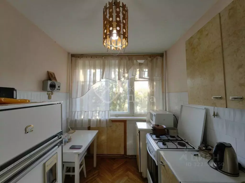 3-к кв. Волгоградская область, Волгоград ул. 50 лет Октября, 17 (57.8 ... - Фото 1