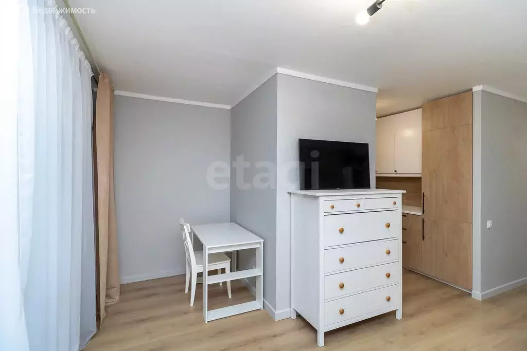 Квартира-студия: Тюмень, улица Ю.-Р.Г. Эрвье, 24к2 (30.1 м) - Фото 1
