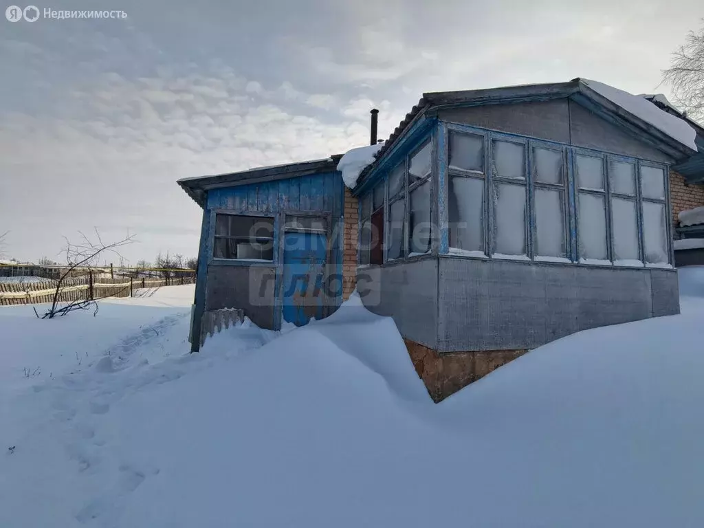 Дом в село Белоусовка, Фельдшерская улица, 165 (63.5 м) - Фото 1