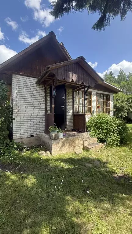 Дом в Ленинградская область, Гатчинский район, Кобрино садоводческий ... - Фото 1