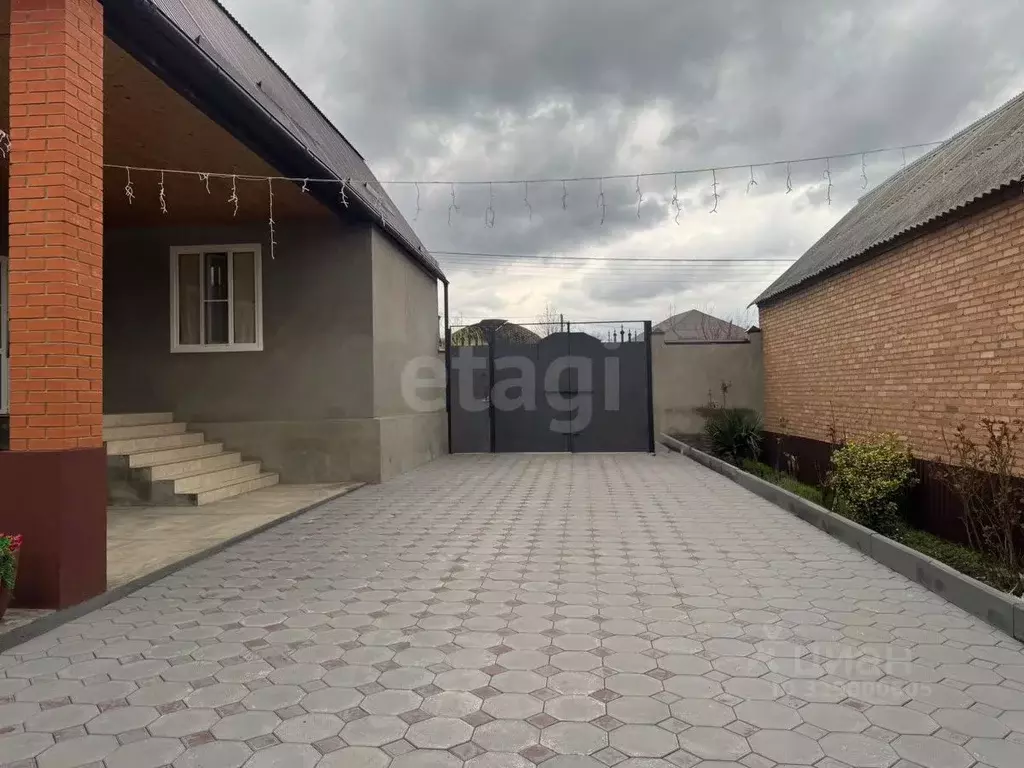 Дом в Ингушетия, Карабулак  (250 м) - Фото 2