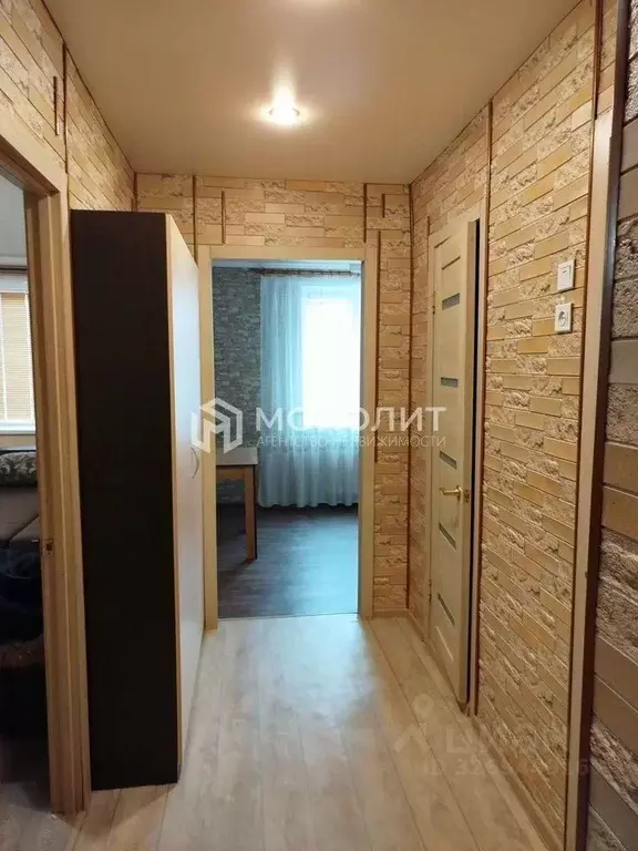 1-к кв. Белгородская область, Старый Оскол Макаренко мкр, 6 (40.0 м) - Фото 2