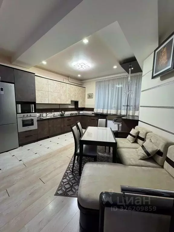 2-к кв. Крым, Симферополь ул. Тренева, 21 (70.0 м) - Фото 1