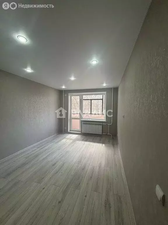 1-комнатная квартира: Строитель, улица Жукова, 7 (34 м) - Фото 1