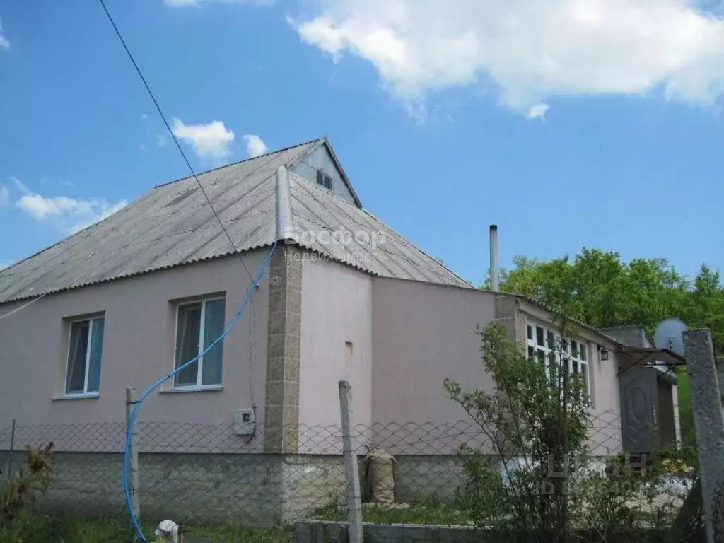 Дом в Крым, Судак городской округ, с. Грушевка ул. Яны Маалле (100 м) - Фото 0
