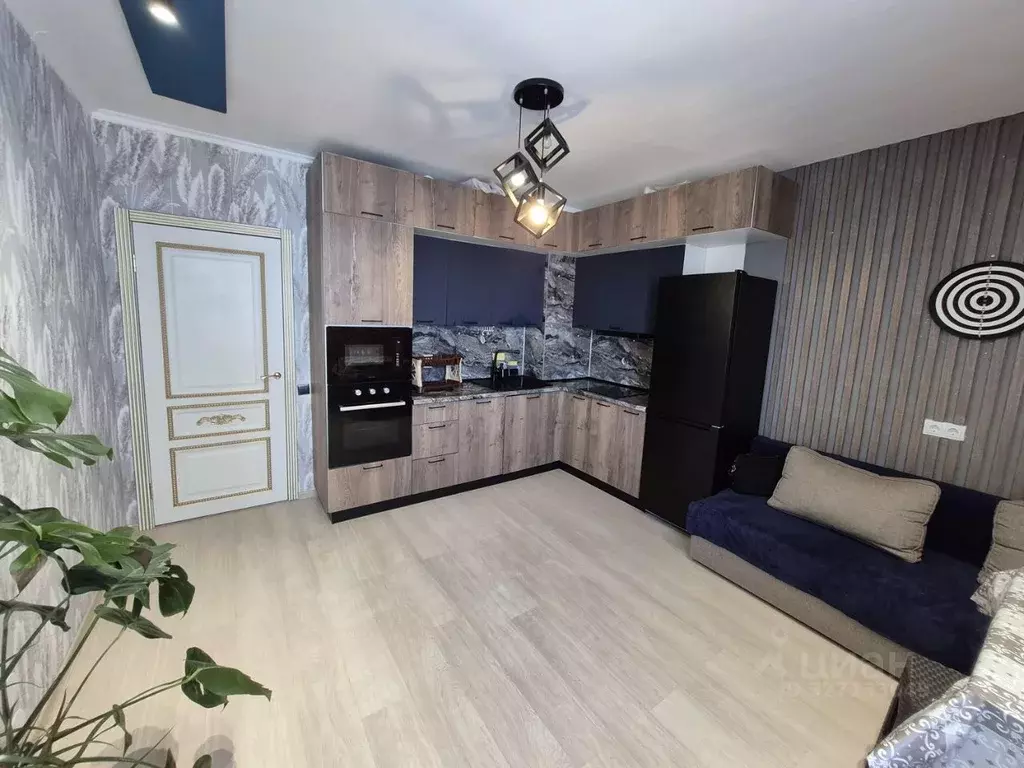 3-к кв. Свердловская область, Екатеринбург ул. Тенистая, 8Б (72.0 м) - Фото 1