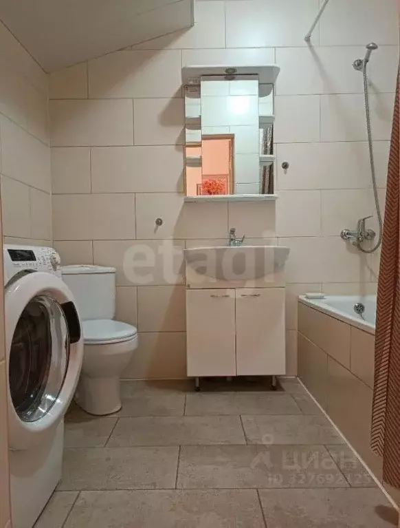 Таунхаус в Адыгея, Майкоп ул. Шовгенова (130 м) - Фото 1