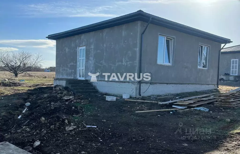 Дом в Крым, Симферопольский район, Трудовское с/пос, Романтика СПК ул. ... - Фото 1
