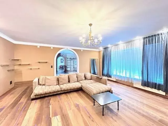 Дом в Челябинская область, Челябинск Тюльпанная ул., 9 (450 м) - Фото 1