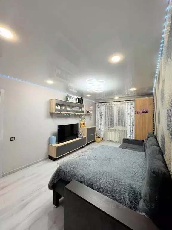 2-к кв. Омская область, Омск просп. Королева, 10В (53.0 м) - Фото 0