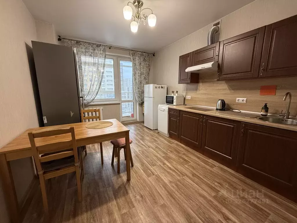 2-к кв. Башкортостан, Уфа Коммунистическая ул., 78 (77.0 м) - Фото 1