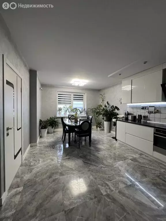 2-комнатная квартира: Саратов, Вольская улица, 2Д (93 м) - Фото 1