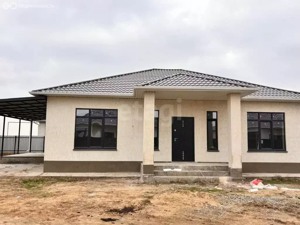 Дом в Наримановский район, село Солянка (110 м) - Фото 2