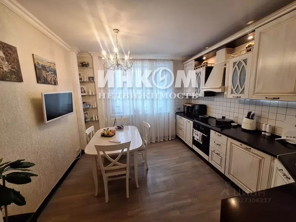 4-к кв. Москва ул. Барышиха, 17 (107.4 м) - Фото 0