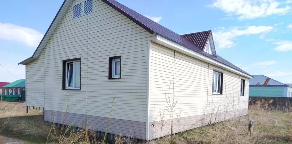 Дом в Омская область, Таврическое рп ул. Кирова, 65 (120 м) - Фото 1