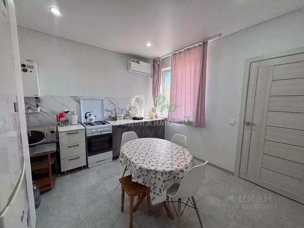 Дом в Краснодарский край, Ейский район, с. Кухаривка ул. Казачья (74 ... - Фото 1