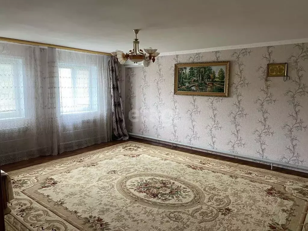 Дом в Астраханская область, Камызякский район, с. Бирючек Набережная ... - Фото 0