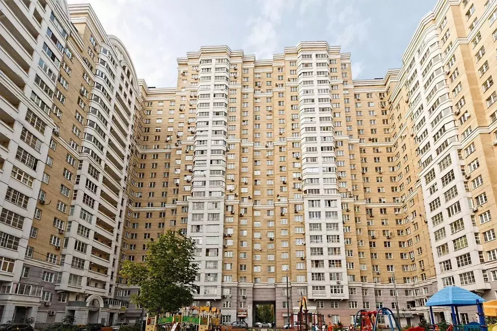 Помещение свободного назначения в Московская область, Красногорск ул. ... - Фото 1