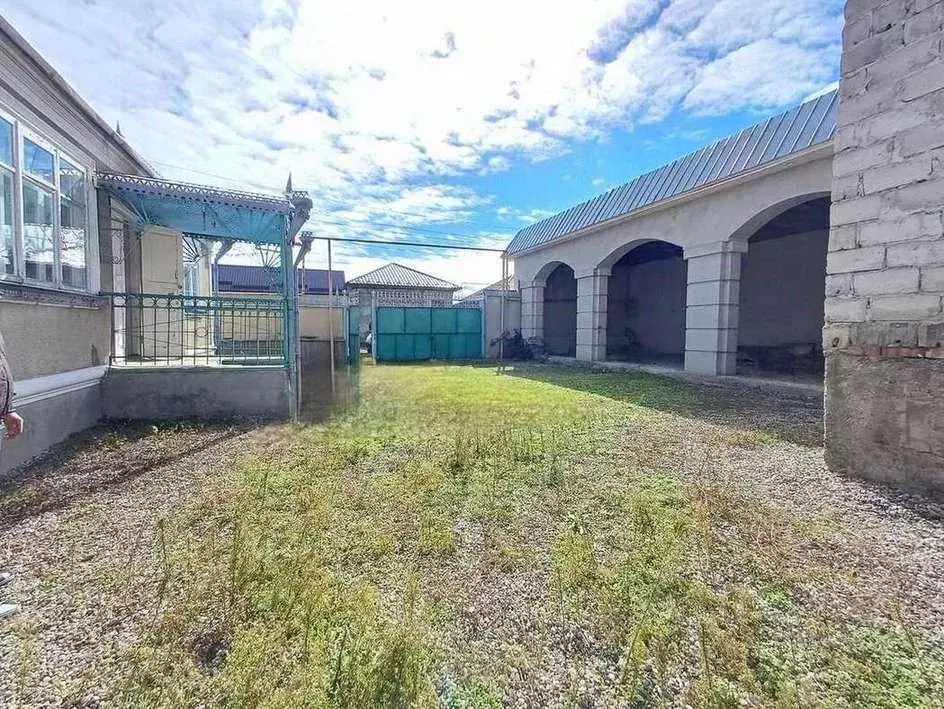 Дом в Кабардино-Балкария, Чегемский район, с. Чегем-Второй ул. ... - Фото 1