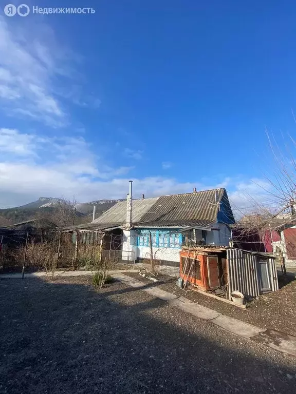 Дом в Бахчисарай, улица Куйбышева (40 м) - Фото 1
