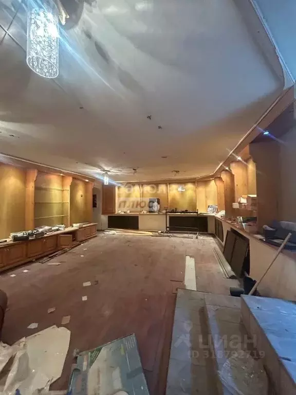 Торговая площадь в Астраханская область, Астрахань ул. Красного ... - Фото 1