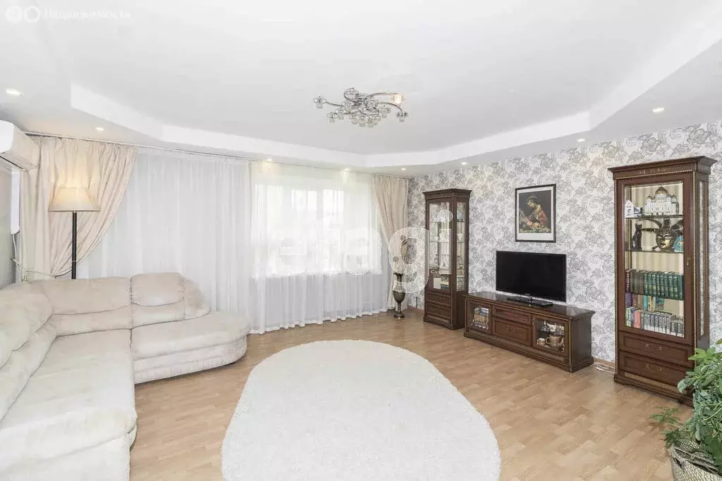 4-комнатная квартира: Тюмень, улица Мельникайте, 125А (106.9 м) - Фото 1