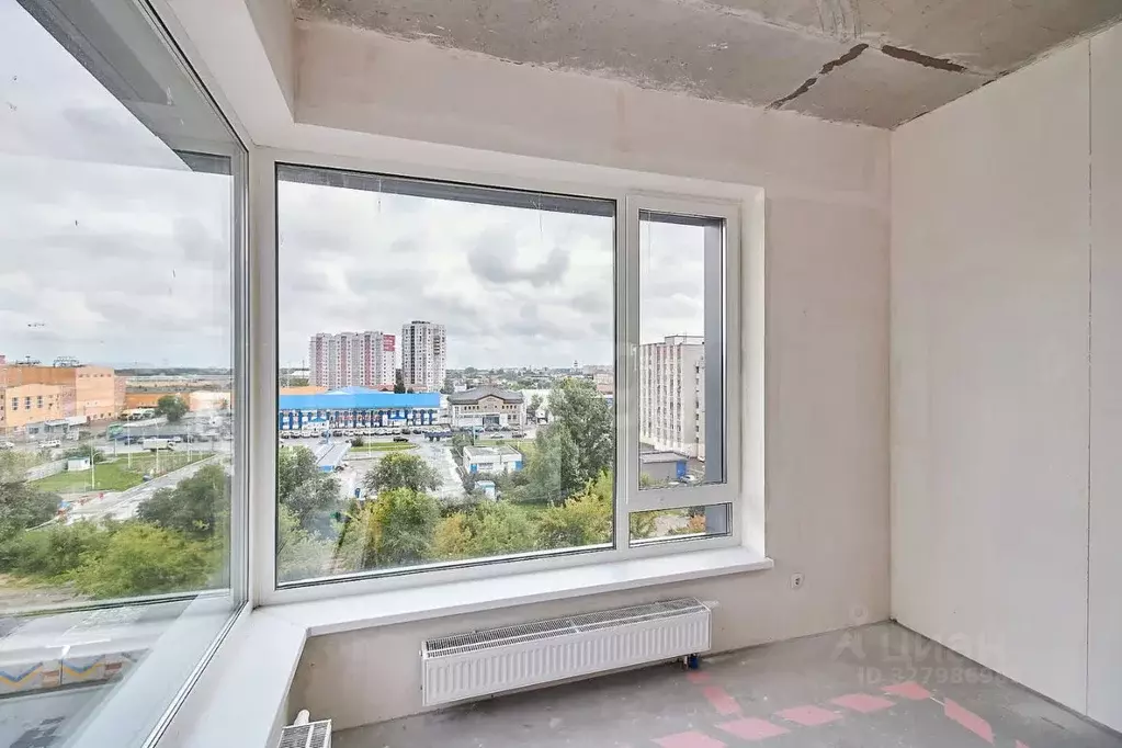 2-к кв. Тюменская область, Тюмень ул. 50 лет Октября, 63Г (56.4 м) - Фото 1