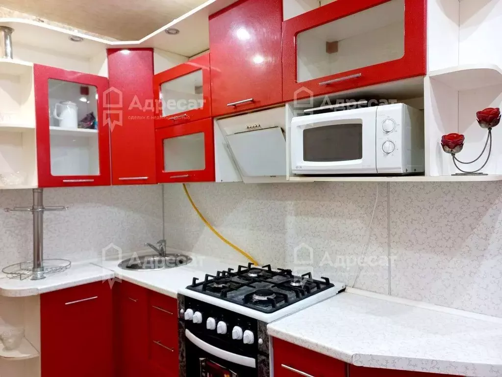 3-к кв. Волгоградская область, Волгоград ул. Лодыгина, 2 (68.5 м) - Фото 0