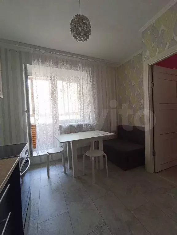 1-к. квартира, 40 м, 7/14 эт. - Фото 0