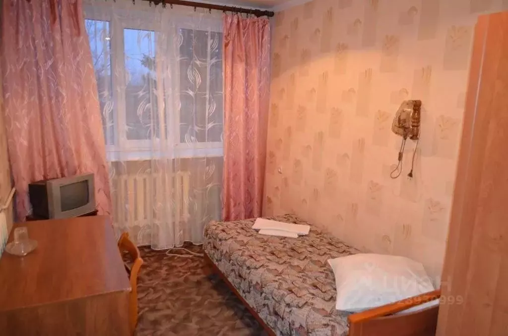 Комната Псковская область, Печоры ул. Мира, 10 (15.0 м) - Фото 1