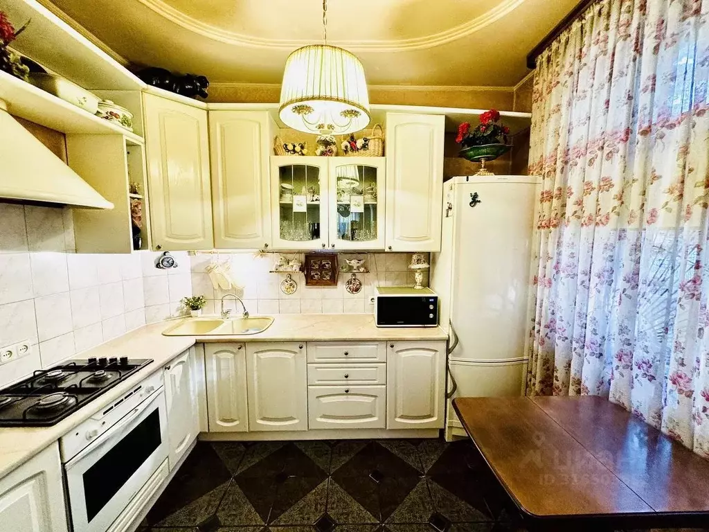 3-к кв. Москва ул. Казакова, 18-20С1 (78.0 м) - Фото 1