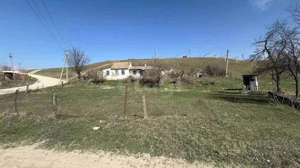 Участок в Крым, Симферопольский район, с. Доброе ул. Трудовая (7.0 ... - Фото 1