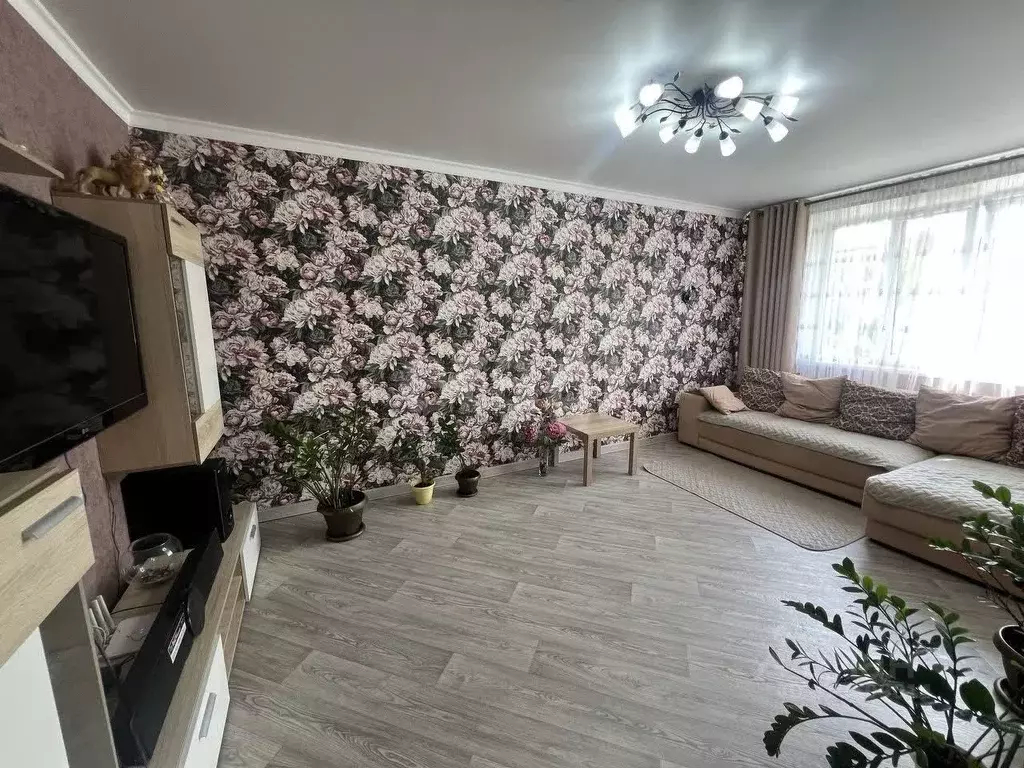 4-к кв. Белгородская область, Губкин ул. Королева, 8 (86.7 м) - Фото 0