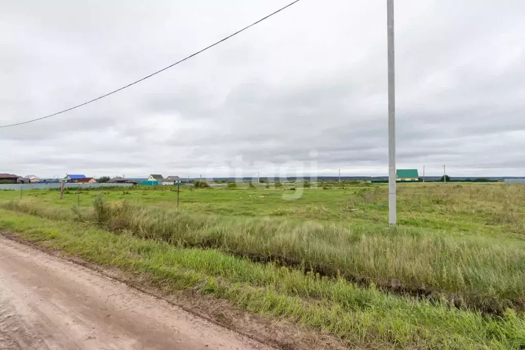 Участок в Тюменская область, Исетский муниципальный округ, д. ... - Фото 1