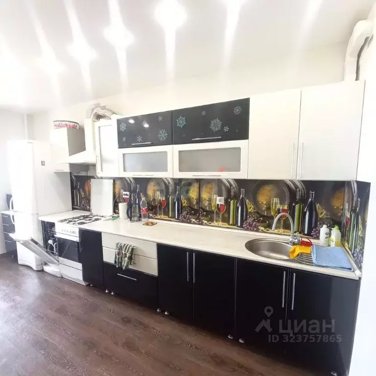 2-к кв. Ямало-Ненецкий АО, Новый Уренгой Созидателей мкр, 4/1 (60.0 м) - Фото 0