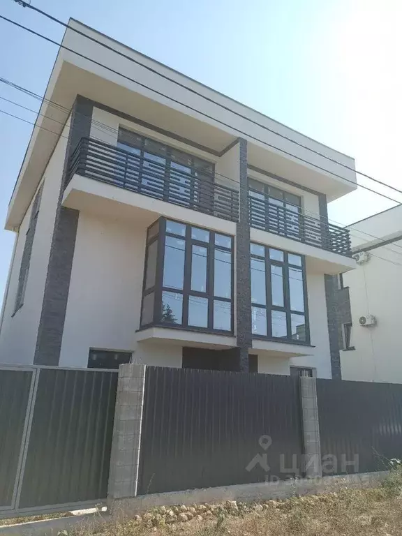 Таунхаус в Севастополь ул. Крошицкого, 7А (135 м) - Фото 1