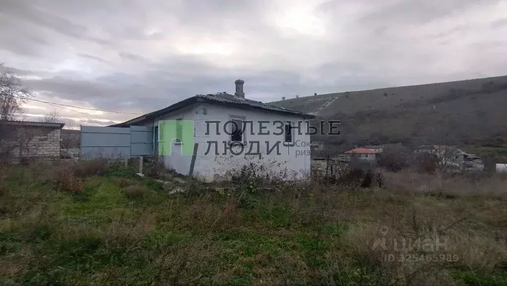 Дом в Крым, Бахчисарайский район, Железнодорожненское с/пос, с. ... - Фото 1