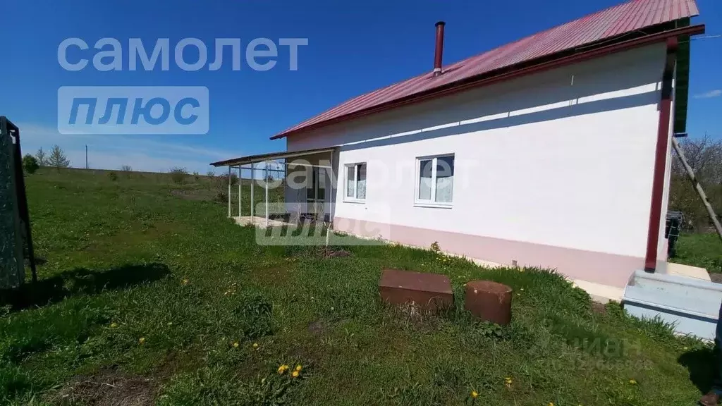 Дом в Липецкая область, Задонский муниципальный округ, с. Ржавец ул. ... - Фото 1