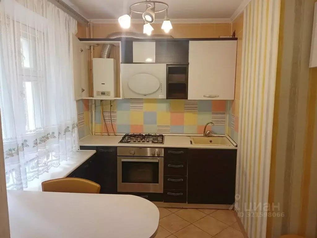 3-к кв. Орловская область, Орел ул. Максима Горького, 69 (60.5 м) - Фото 0