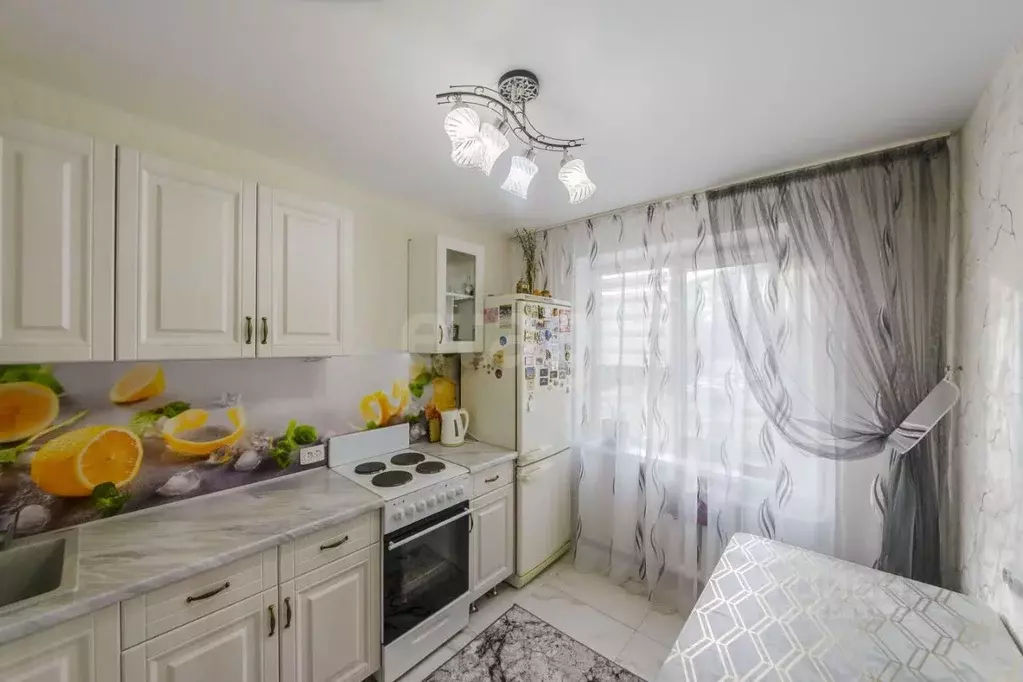 3-к кв. Тюменская область, Тюмень Восточный мкр, ул. Моторостроителей, ... - Фото 1