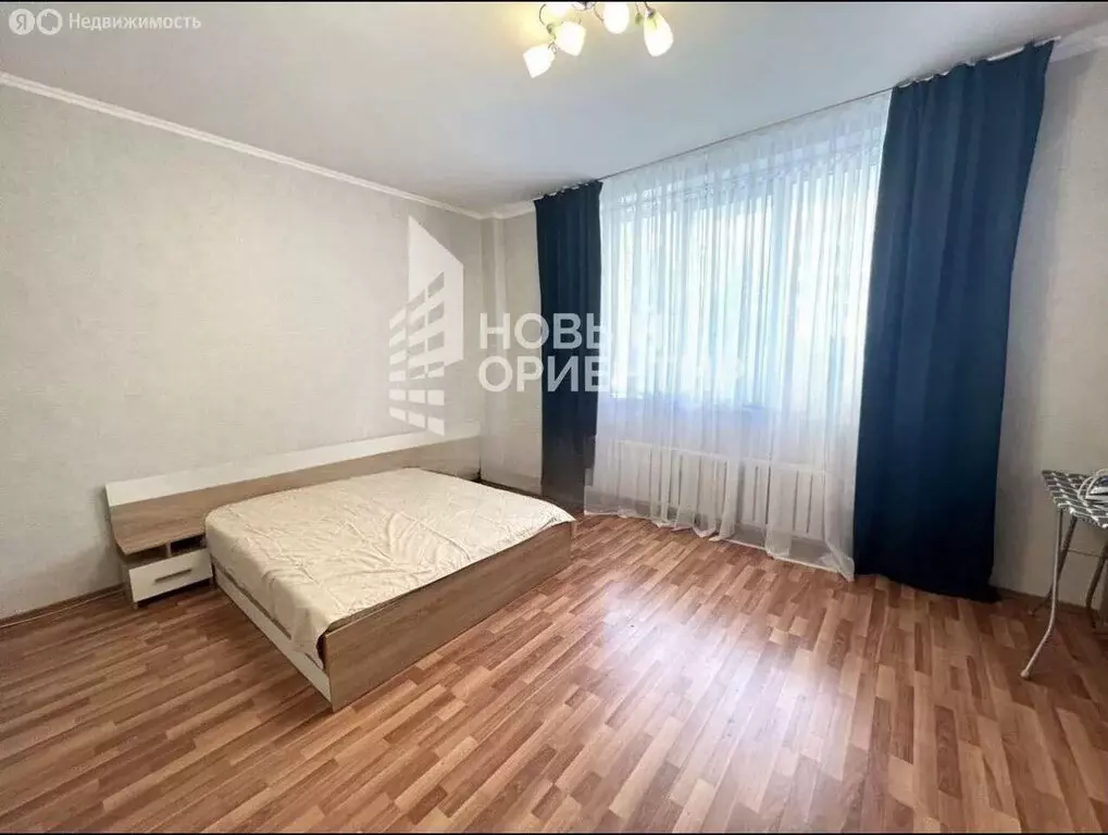 2-комнатная квартира: Екатеринбург, улица Хохрякова, 72 (70 м) - Фото 1