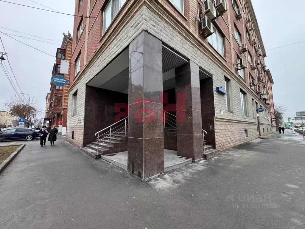 Торговая площадь в Тюменская область, Тюмень ул. Челюскинцев, 26 (153 ... - Фото 1