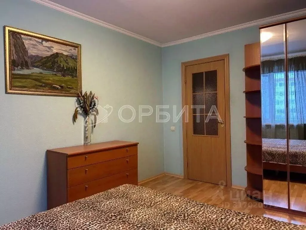 3-к кв. Тюменская область, Тюмень ул. Демьяна Бедного, 98 (65.8 м) - Фото 0
