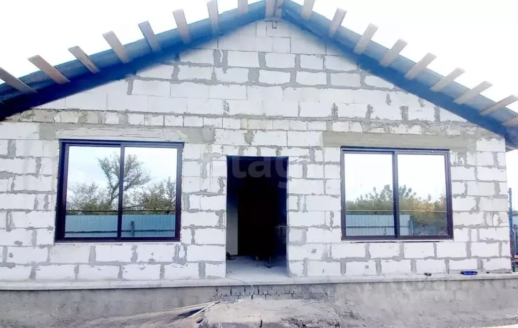 Дом в Белгородская область, Губкин Вокзальная ул., 10 (108 м) - Фото 1