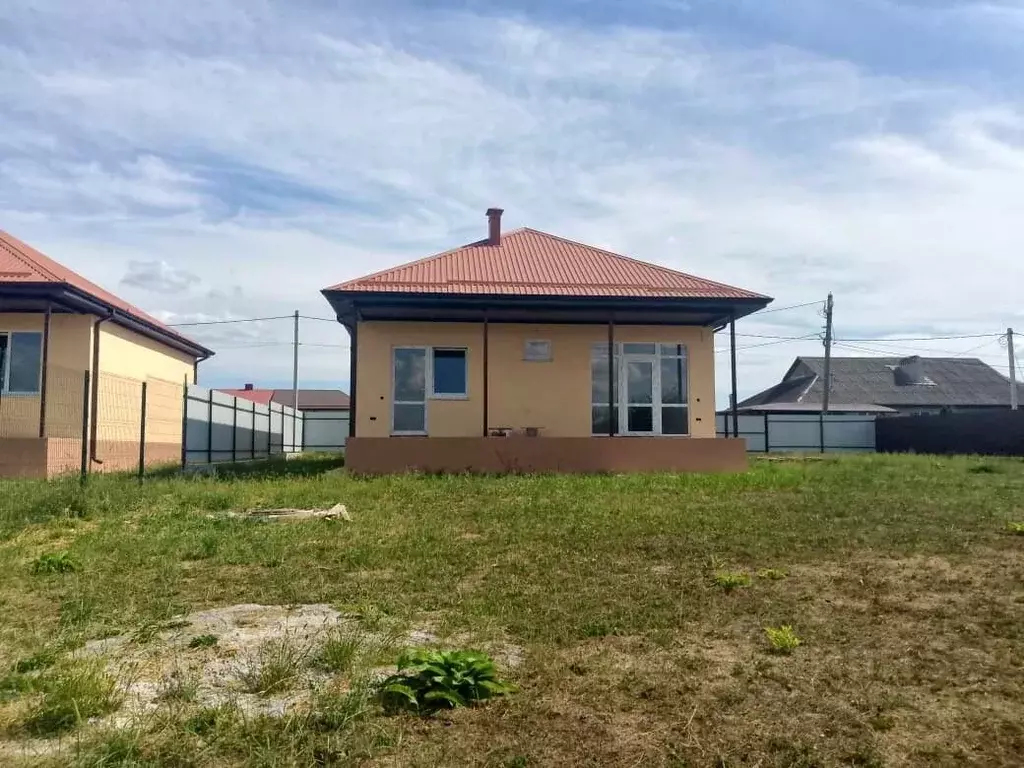 Дом в Краснодарский край, Крымский район, Молдаванское с/пос, пос. ... - Фото 1