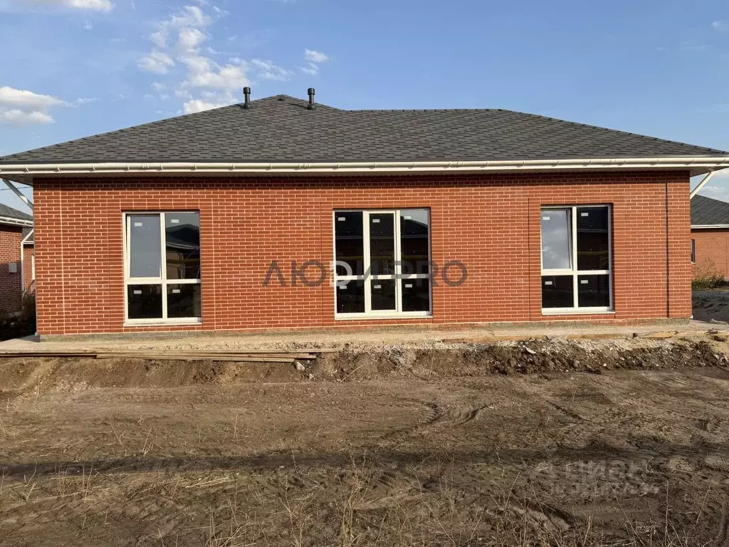 Дом в Саратовская область, Энгельсский район, Красноярское ... - Фото 1