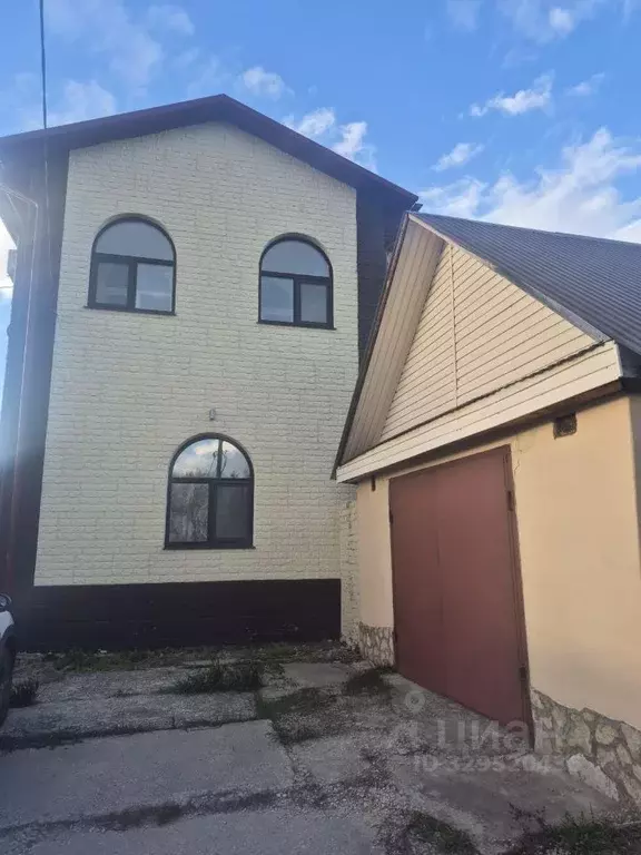 Дом в Саратовская область, Петровск Советская ул., 73Б (450 м) - Фото 1