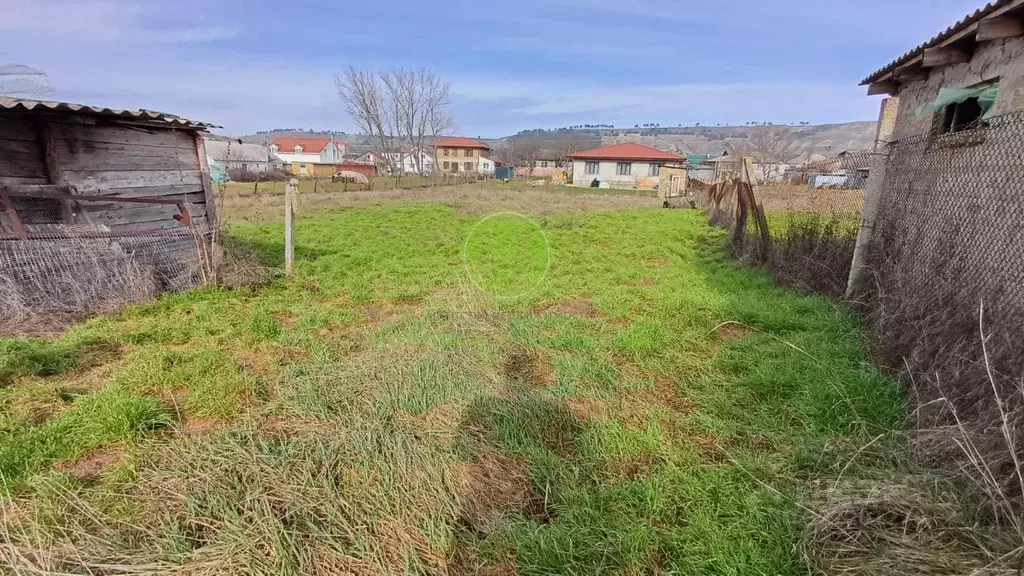 Участок в Крым, Симферопольский район, Чистенское с/пос, с. ... - Фото 2